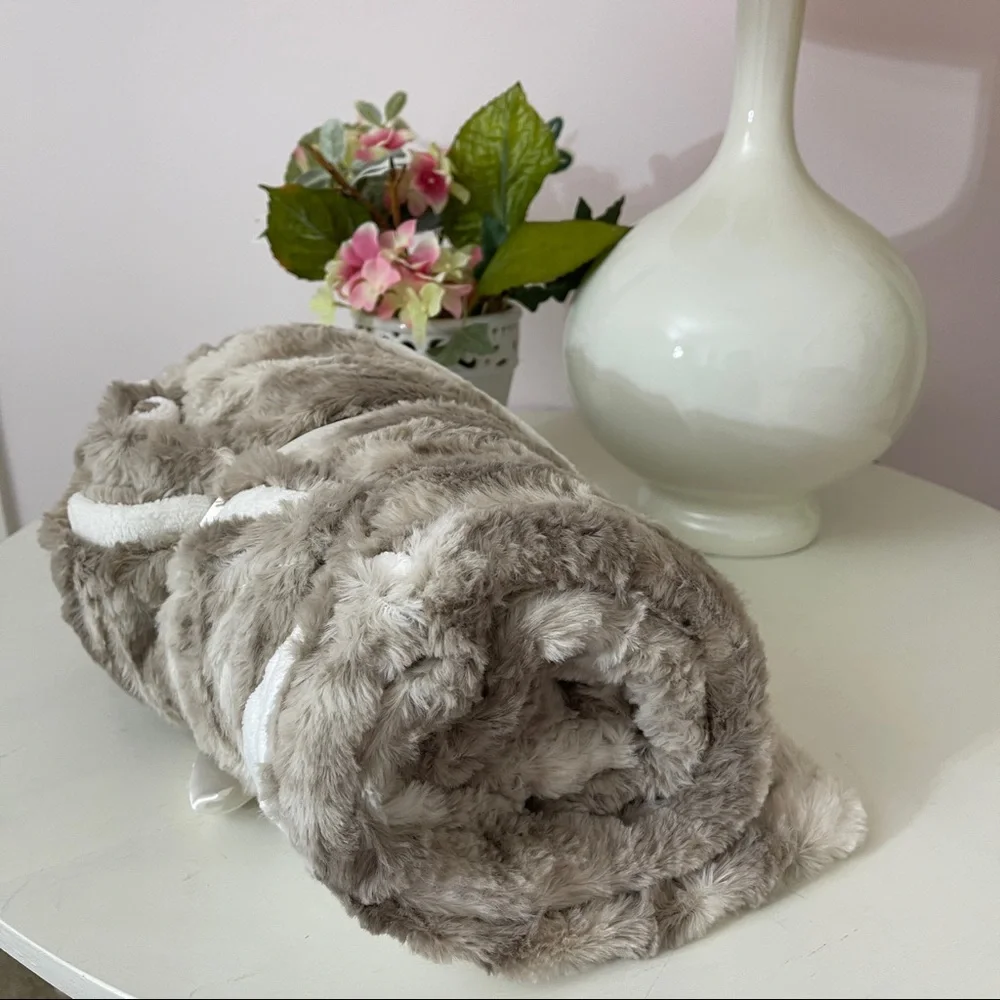 Ulta plush throw